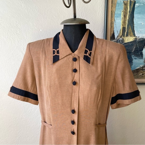 Vintage 1980s tan office midi dress in size medium - Picture 3 of 15